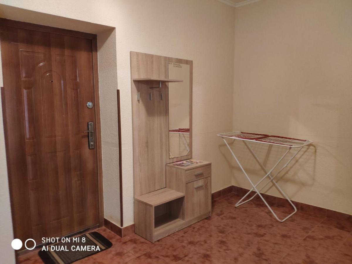 Apartments Domovik Мостова 5 Кв 37 Мукачево Экстерьер фото